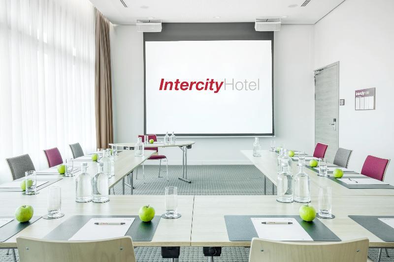 Intercityhotel Саарбрюккен Экстерьер фото